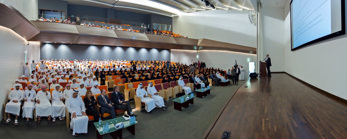KhalifaUni's tweet photo. #KhalifaUniOfScienceandTech's Interim President Dr. Tod Laursen welcomes the new students during the undergrad orientation. #OneUni https://t.co/Dr1VcIuziS