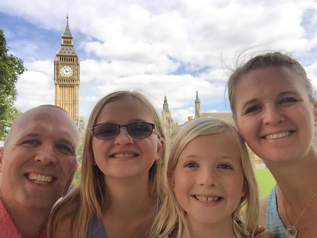 VimyAcademy's tweet photo. Last stop, London๐ฌ๐ง ! 7 weeks in Europe, amazing! So excited for the new school year! #VimySummer #vimyproud #kf https://t.co/kR9Fcq26id