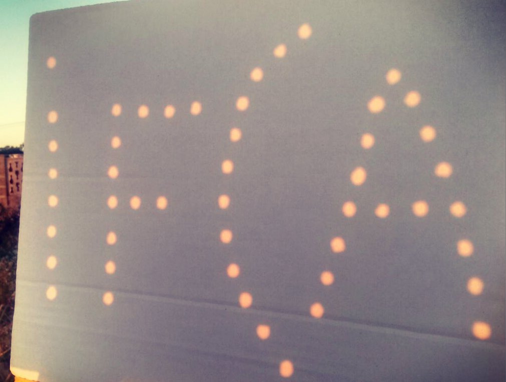 IFCA_CSIC_UC's tweet image. ¡Qué momento! Hicimos lo que pudimos aunque las nubes al oeste nos impidieron ver el máximo desde Santander 🌞 #Eclipe2017 #EclipseSolarCSIC