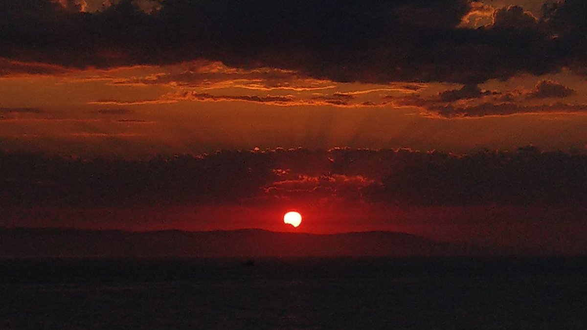 alexromeral's tweet image. El #EclipseSolarCSIC desde la Punta de Cruz (Castropol, Asturias).
