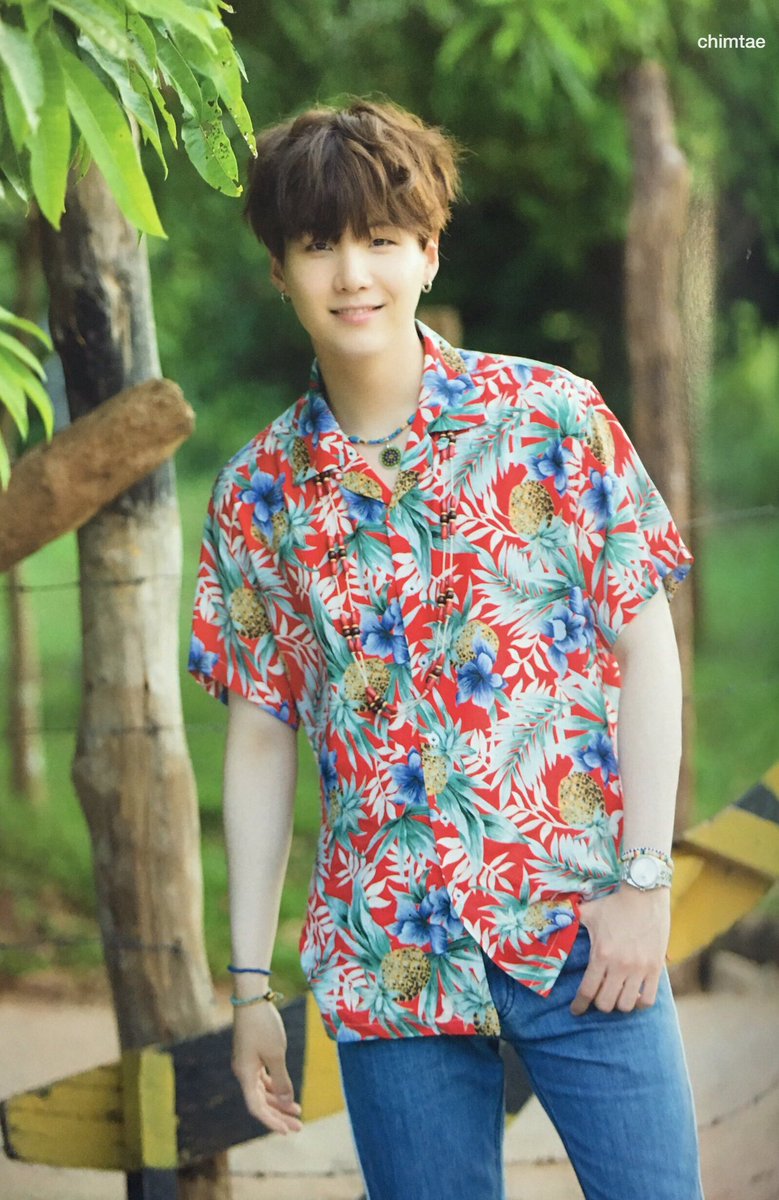 sugaupdates's tweet photo. BTS SUMMER PACKAGE #SUGA #슈가 #방탄소년단 🐺 © CHIMTAE https://t.co/OYkq0dBeTj