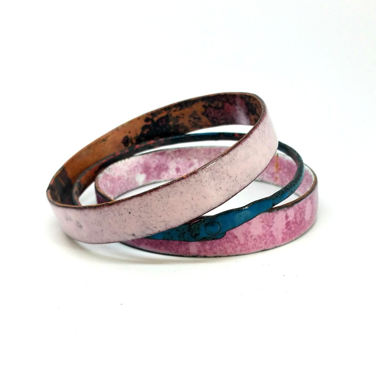 MaisyPlum2's tweet photo. Enamel Stacking Bangles https://t.co/37GAL597jK #FlockBN #QueenOf #londonislovinit #BohoBangleSet https://t.co/NJX7M92Yz7