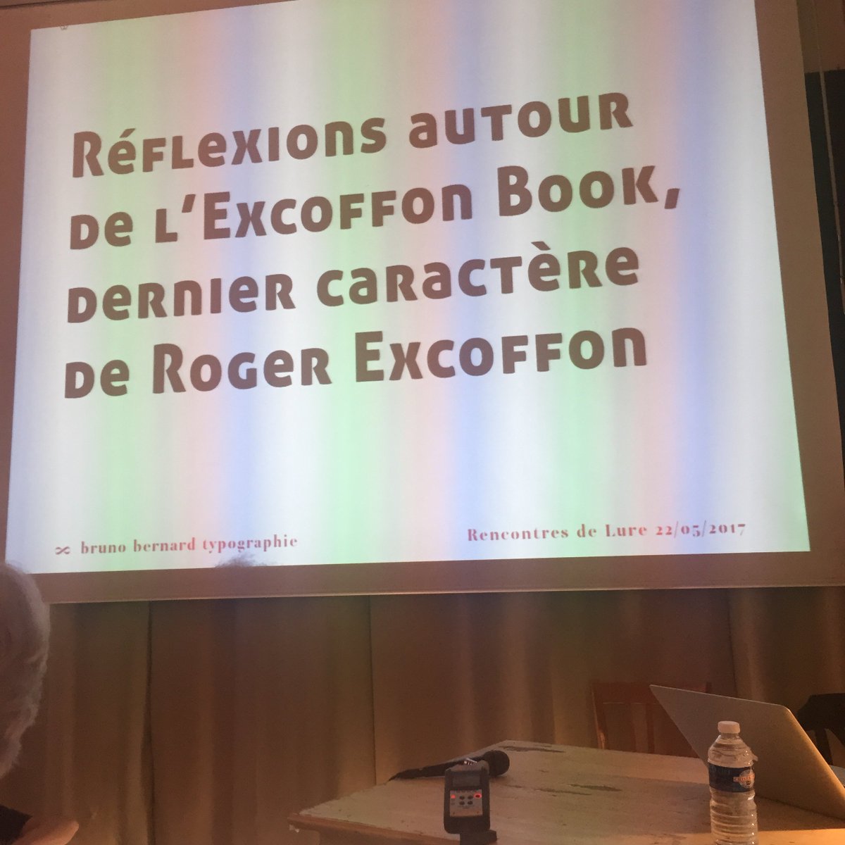 AnthonyMasure's tweet photo. Bruno Bernard présente ses recherches autour du dernier caractère, non publié, de #Excoffon 
#Lure2017 https://t.co/rPVO9nr0PB