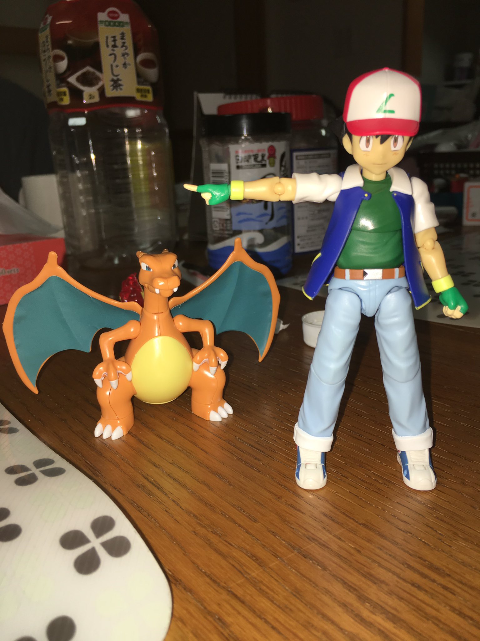 Hitoshi Hitoshi1994 弱いリザードンなんて いらない リザードン もっと強くなれよ フィギュアーツ写真部 アニポケ T Co 0dck3r4tul Twitter