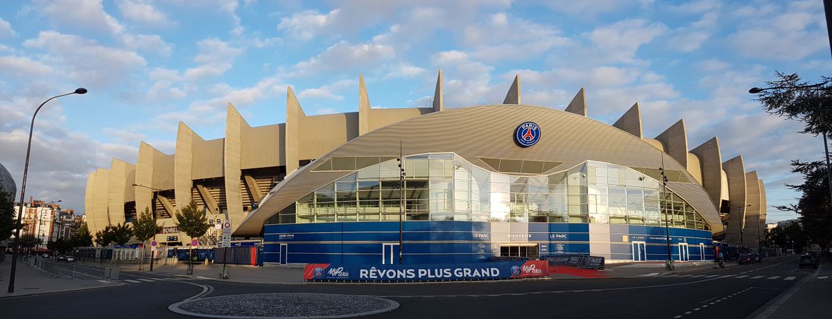 Bosmamt's tweet photo. @rsbouw Ja Rients, mar it #parissaintgermain stadion der wust pas echt bly fan! https://t.co/elJDatbfYg