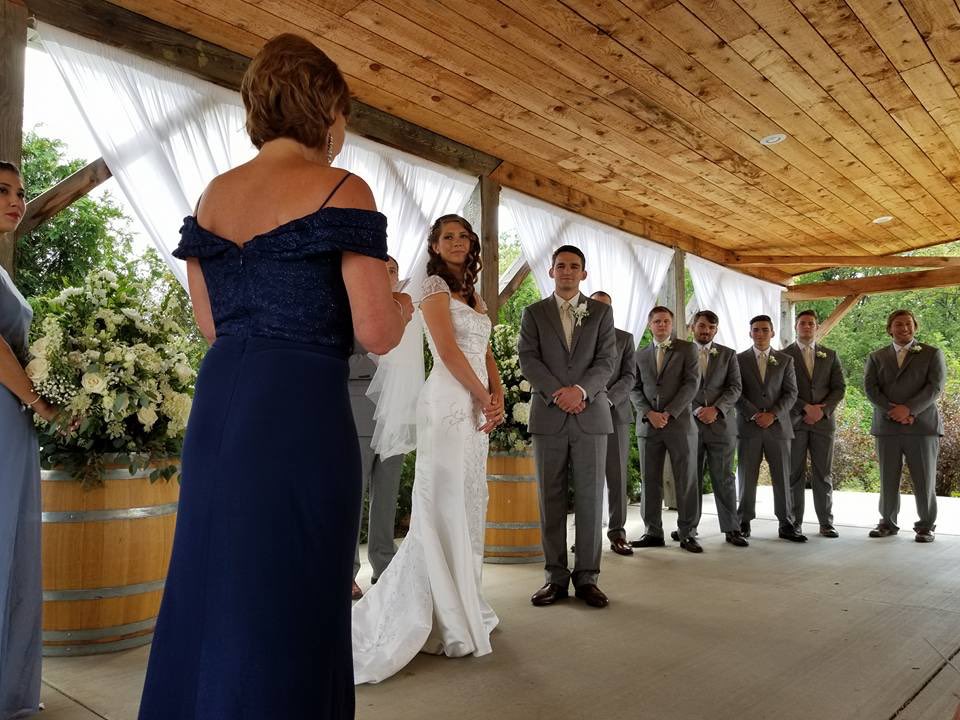 QuincyCellars's tweet photo. Savannah &amp; Chris' #wedding was Breathtakingly beautiful!! Check out our post for the full story. #barnwedding #wine https://t.co/g0nHWwoPzg https://t.co/o0DzQhhwJv