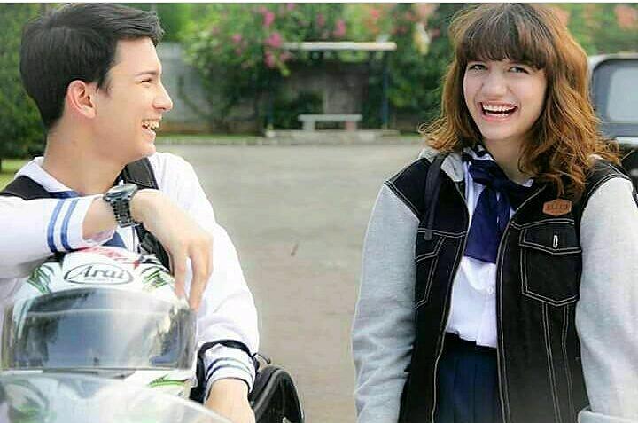 Novitababil's tweet image. Ngeliat kak @endiarfian ketawa lepas itu kaya liat surga yang dirindukan 😘 Kaya ada manis2 gituu 😍😍