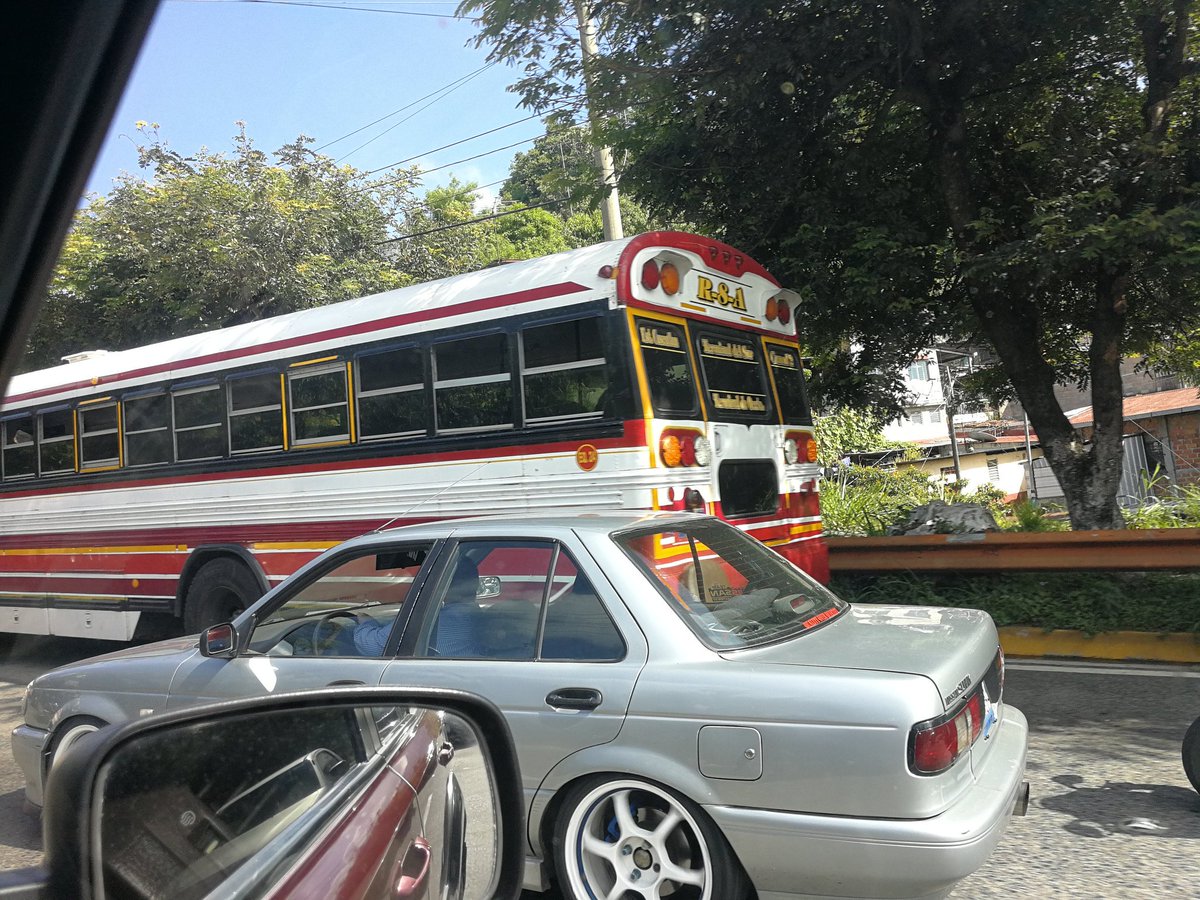 alertux's tweet photo. Precaución: Bus Ruta 8-A con desperfectos genera #TráficoSV pesado sobre Autop. Comalapa hacia S.S.

Gracias a @amhernandez1323 https://t.co/Cd3PRND0LX