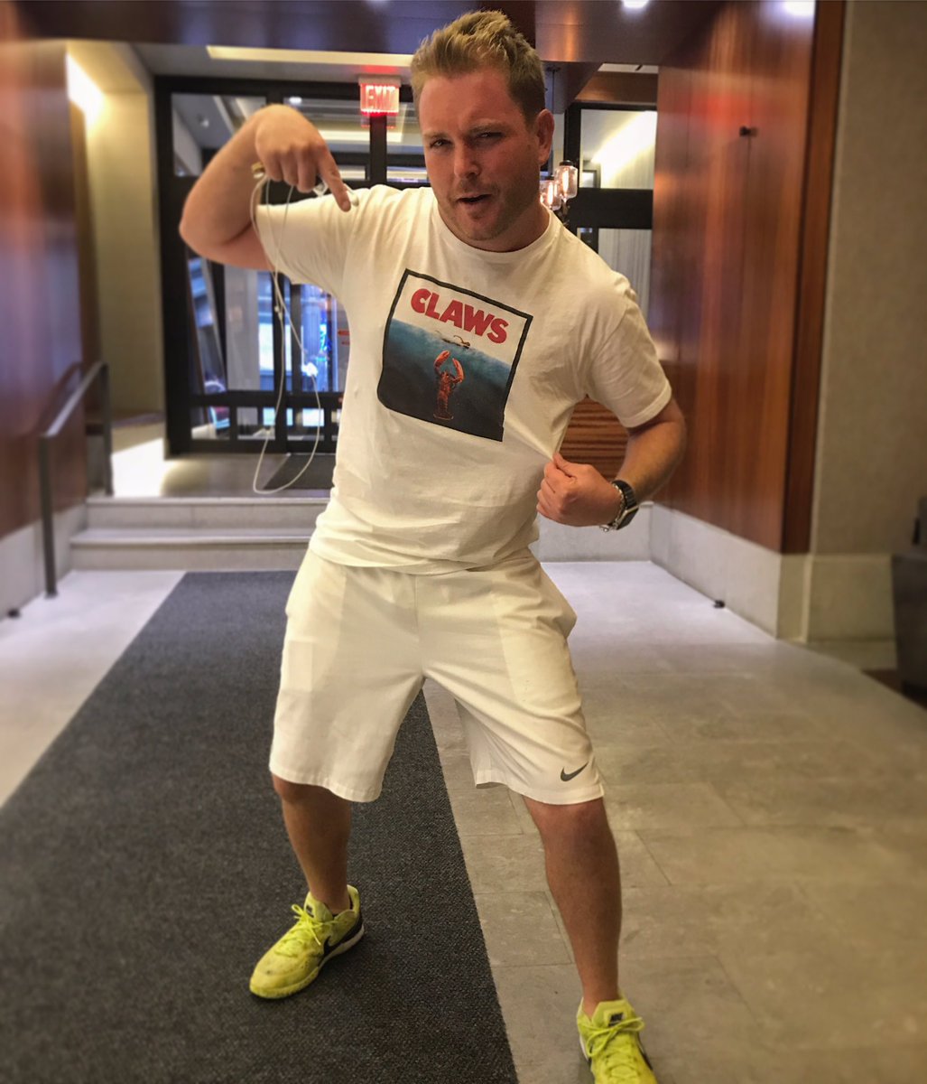 RichiOToole's tweet photo. Check out my new shirt... dedicated to my undying love for Lobster. #BigButts #LobsterFoLife https://t.co/uTLjyW55UK