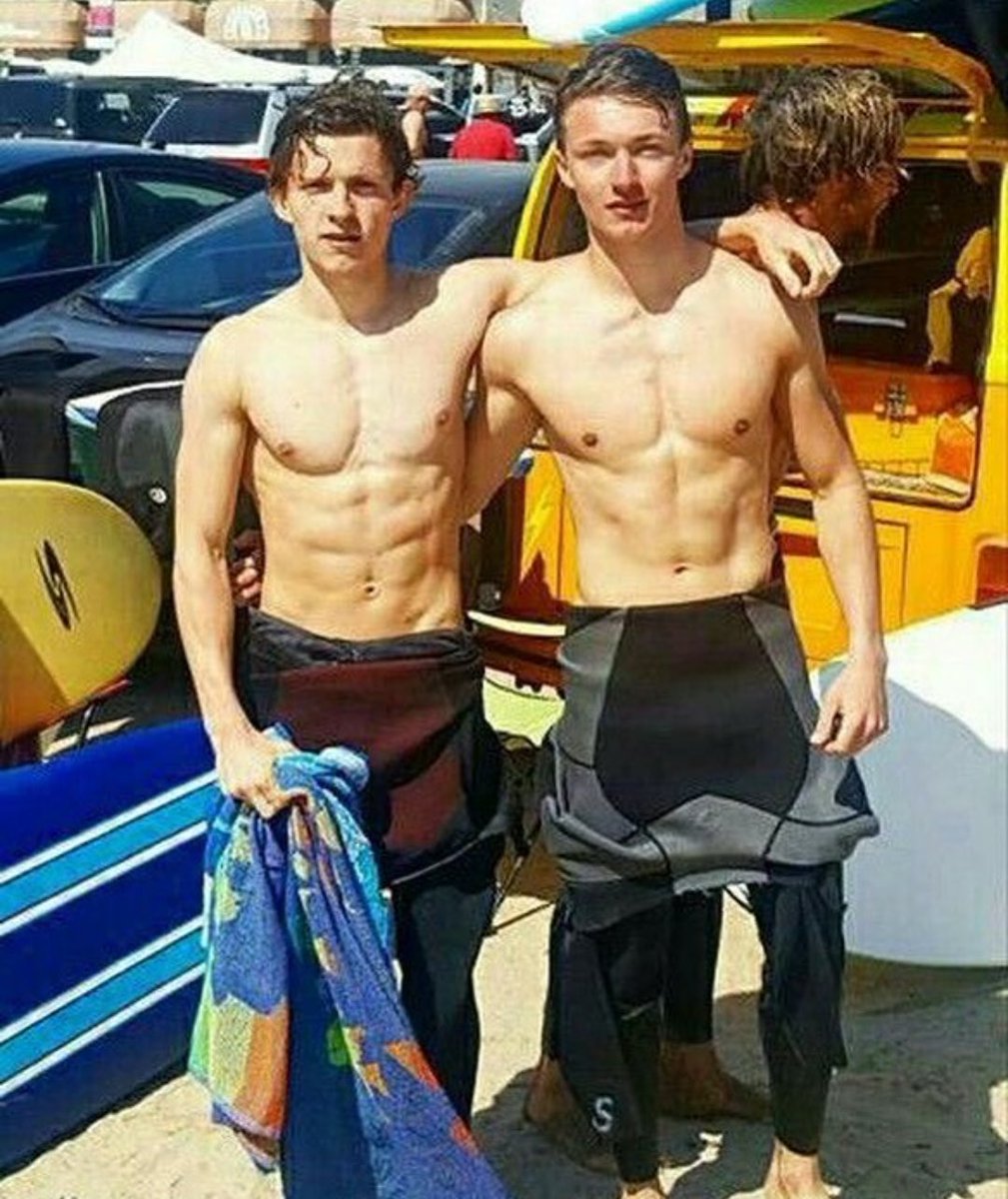 tommyspideyy's tweet photo. SHOOK https://t.co/6TdSNhHHB4