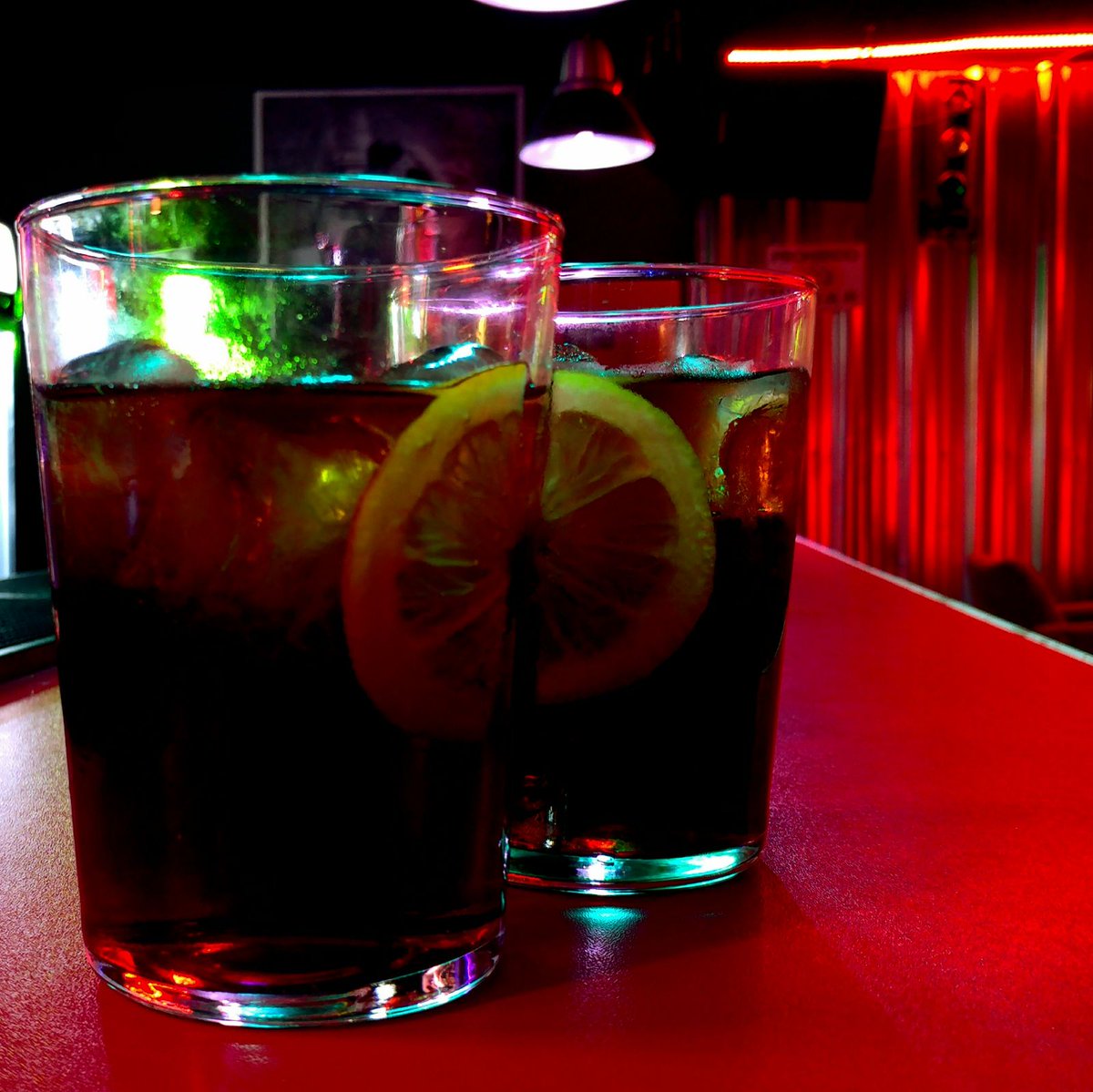 PRECIOS LOCOS EN #GARAGECLUB COPAS A 4€, VEN Y DISFRUTA DE BUEN AMBIENTE Y EXCELENTE MUSICA SIN SALIR DE #ARANJUEZ