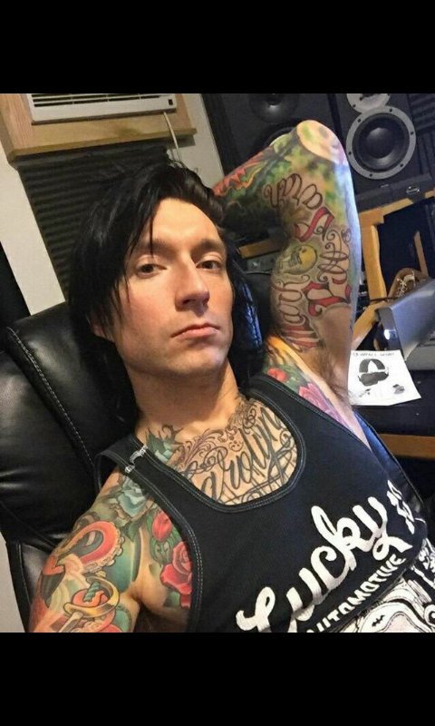  Happy birthday Jake Pitts, an apology for the late greeting: \3. w 