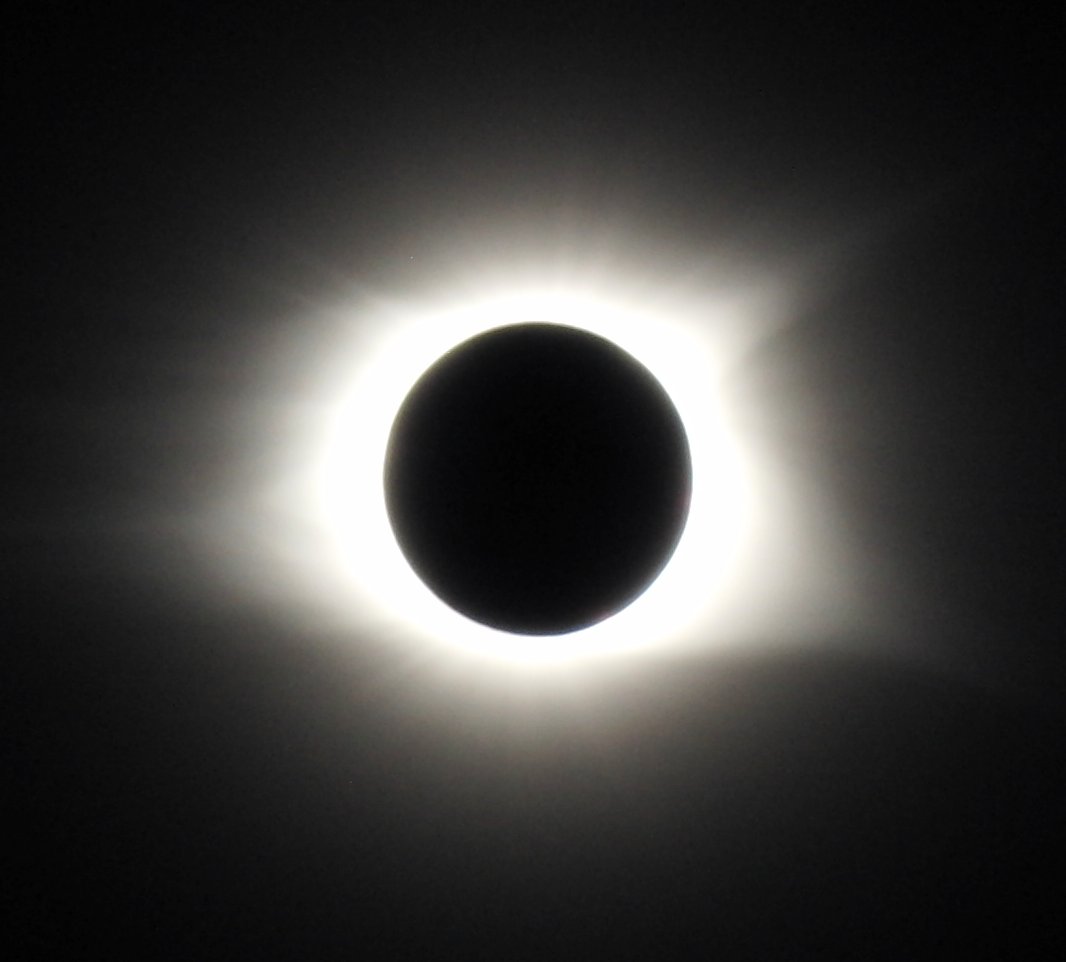 Trebor_CSM's tweet image. The clouds encircled us like a horde of White Walkers, but they dared not approach while we worshipped the Lord of Light! #GameOfEclipses