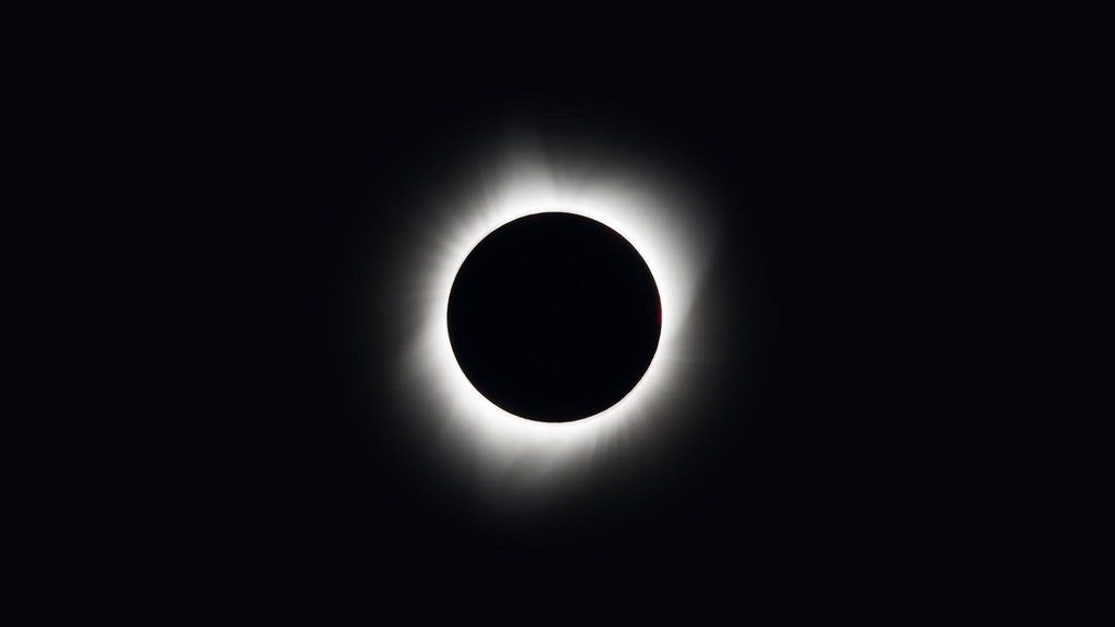 The Great American Solar Eclipse therulesofspace.wordpress.com/2017/08/22/the…
