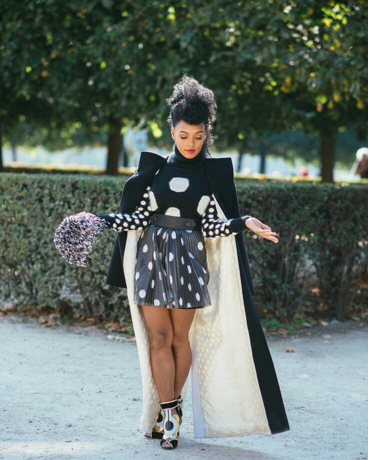 CWinfinity's tweet photo. Black/White...JanelleMonae...#ConceptWorld...#AfricanFashionFusion...#SexiestModellingAgency. https://t.co/RjV0Aa9QSF