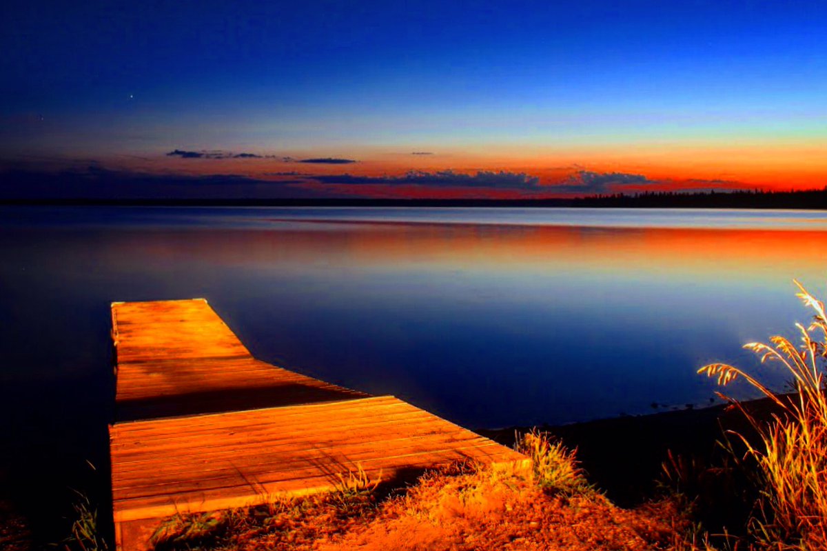 fraggledoes's tweet photo. Listen to the silence it has so much to say-Rami. #quotes #sunset #silence #Travel #inspire #calmwaters #wanderlust @fraggledoes https://t.co/ByYonm2Uq3