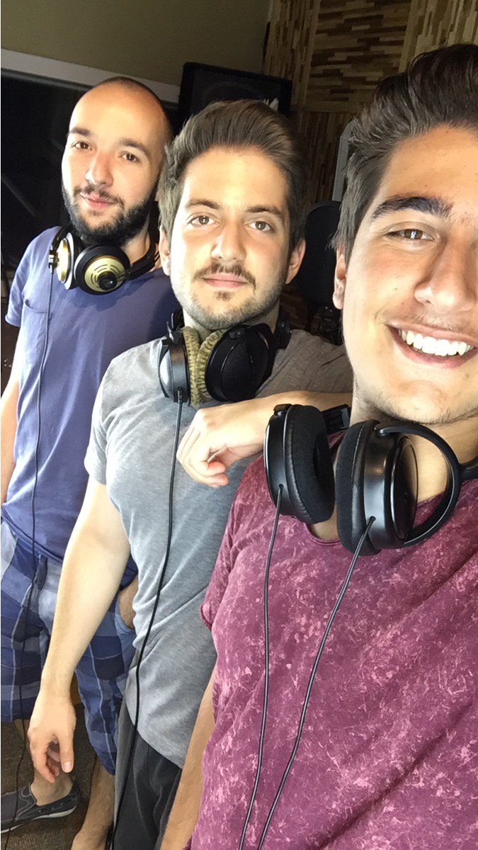 "Aklı Başında Deli"nin vokal kayıtlarını tamamladık. Eylülde görüşmek üzere!