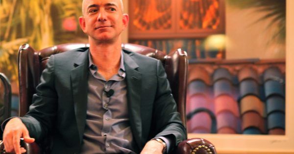 RiTrueda's tweet photo. Las predicciones más acertadas de Jeff Bezos https://t.co/HNa2vpbQ5O via @ticbeat https://t.co/aoMgDM2Bcd
