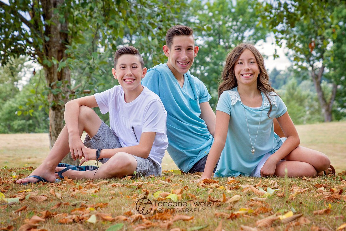 #sibblings #growinguptoofast #ttphoto #missionbcphotography