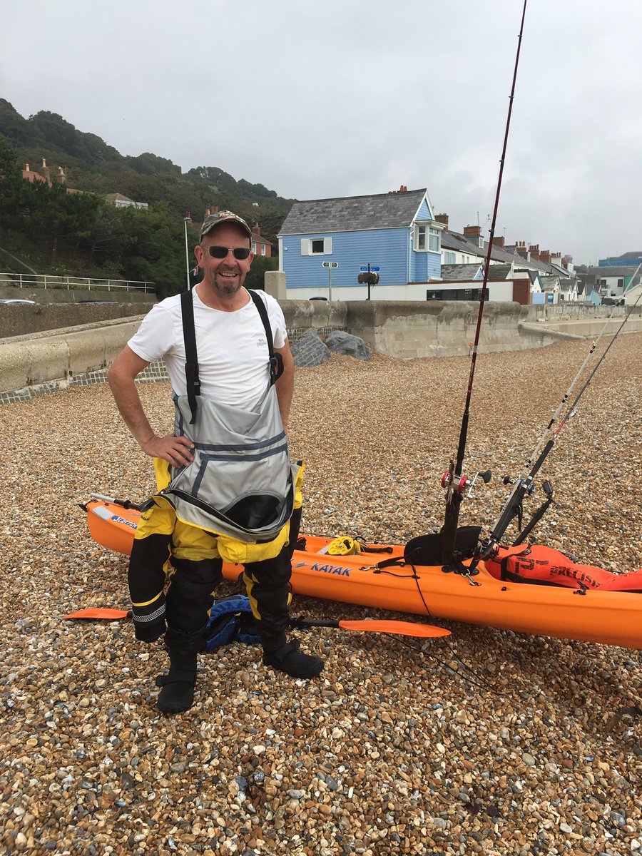 Rlewis45's tweet photo. @indigrowuk @Itchy_10 disco ray paddles in to make appointment dedication #yakangler #captainray https://t.co/2u4wXAODuh
