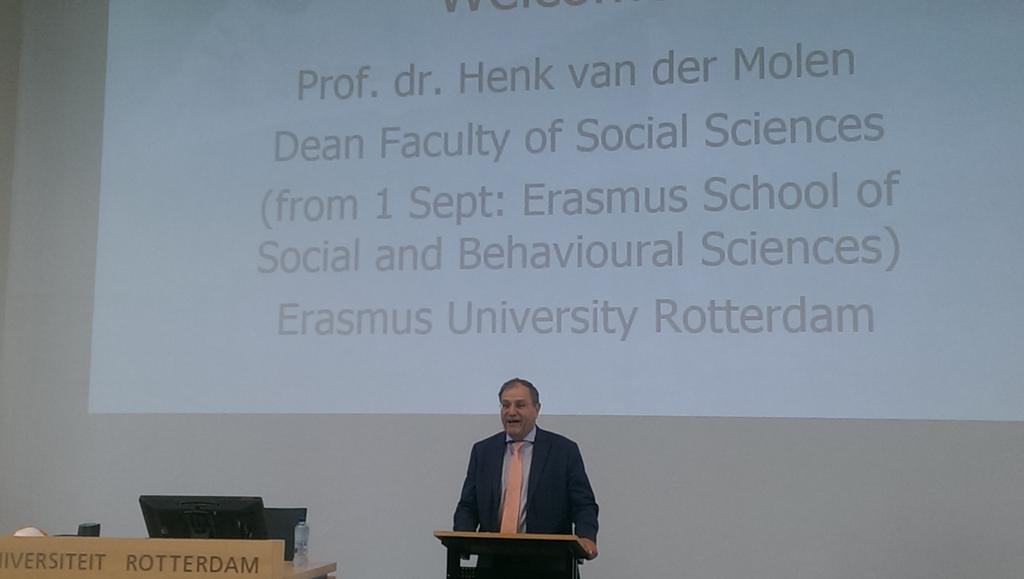 Welcome to the new students by Dean Henk van Der Molen #eurekaweek <a href="/CedoNulli_EUR/">Cedo Nulli</a>