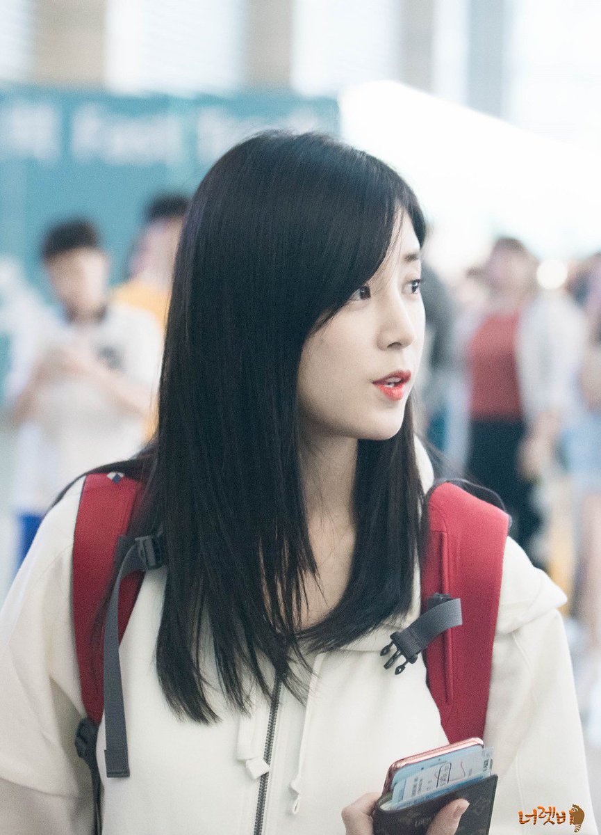 170820 Chorong #에이핑크 #박초롱 (<a href="/Apinkpcr/">박초롱</a>) &amp; Bomi at Incheon Airport Going to Fiji by 너렛비

🐼DO NOT EDIT OR CROP LOGO🐼