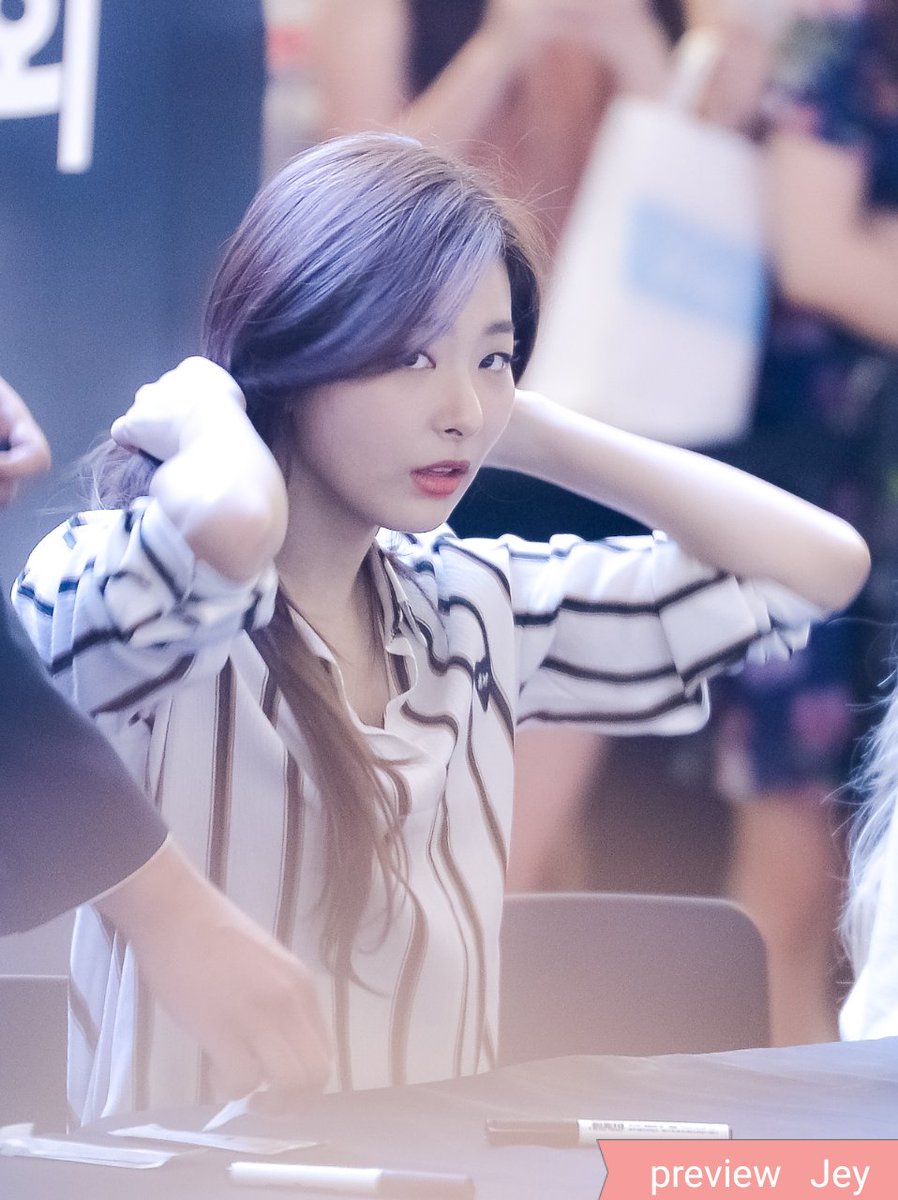 amiyurihimei's tweet photo. 「preview」170822 레드벨벳 스케쳐스 팬싸인회 @ IFC

#레드벨벳 #RedVelvet  
#슬기 #Seulgi #강슬기 #スルギ https://t.co/nqcCpkTawO