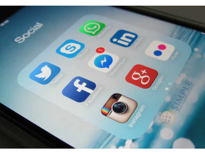 NegocioSimple's tweet photo. Las empresas que entienden el Social Media son las que dicen con su mensaje te veo, te escucho y me importas #NegocioSimple #Síguemeytesigo https://t.co/8ihGycM6KK