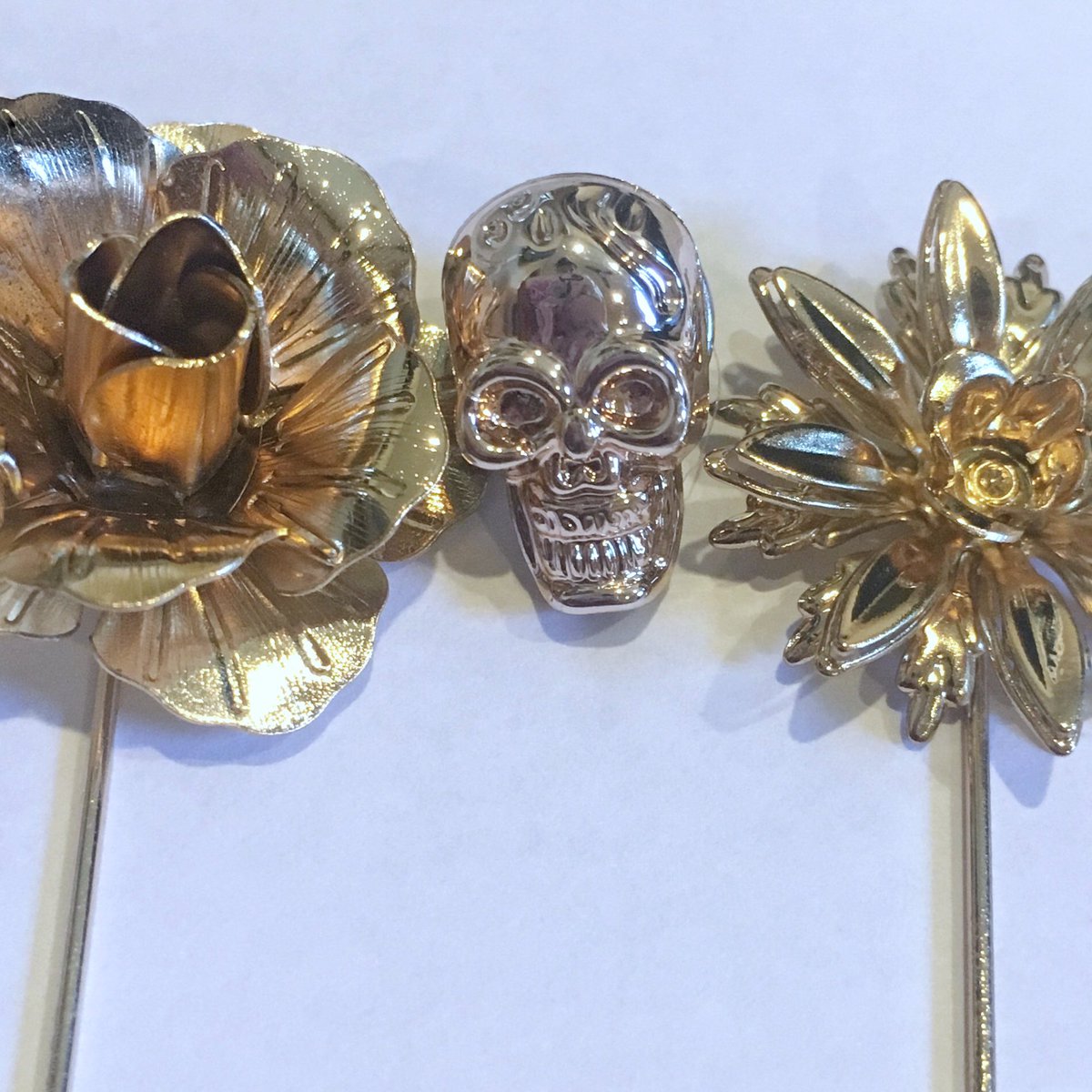 TheAccessorized's tweet image. Gold Tones. theaccessorizedman.com #Mensfashion #mensstyle #menswear #lapelpin #theaccessorizedman