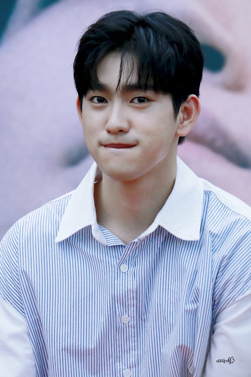 jy_94922's tweet photo. 지녕이 귀엽긔 지녕이 사랑스럽긔 #진영 #박진영 #jinyoung #JJProject #녕긔탱긔 https://t.co/Jd1G2aHIBU