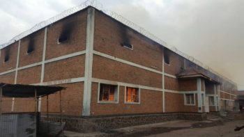 ChildrenVoice2's tweet photo. Incendie à l’EGEE des enfants à Goma – il y a urgence https://t.co/vTvoQ6ucw3 https://t.co/49XdSdyTpX