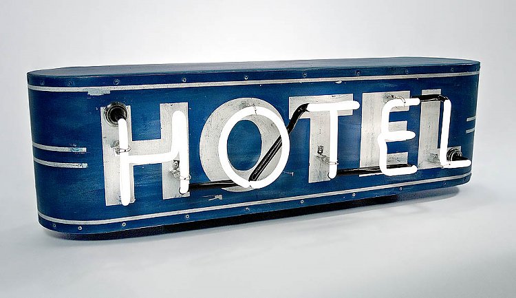 Untuk teman-teman yang dari industri hotel, apa sih bedanya HOTEL, HOSTEL dan MOTELl? AYo dong yg tahu kasih pencerahan.