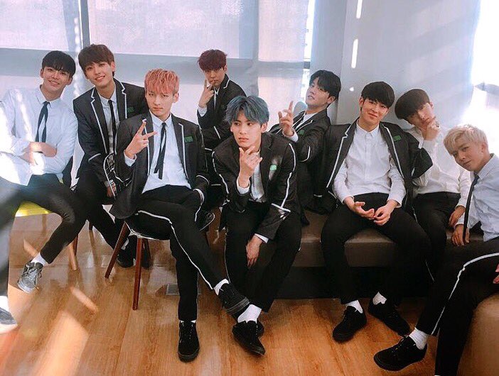 SF9Stars's tweet photo. Choose one of these two: 

RT- ROAR🦁
Like- Easy Love💔

#SF9 #FANTASY #BurningSensation #ROAR #BreakingSensation #EasyLove https://t.co/RNSmnVXYBR