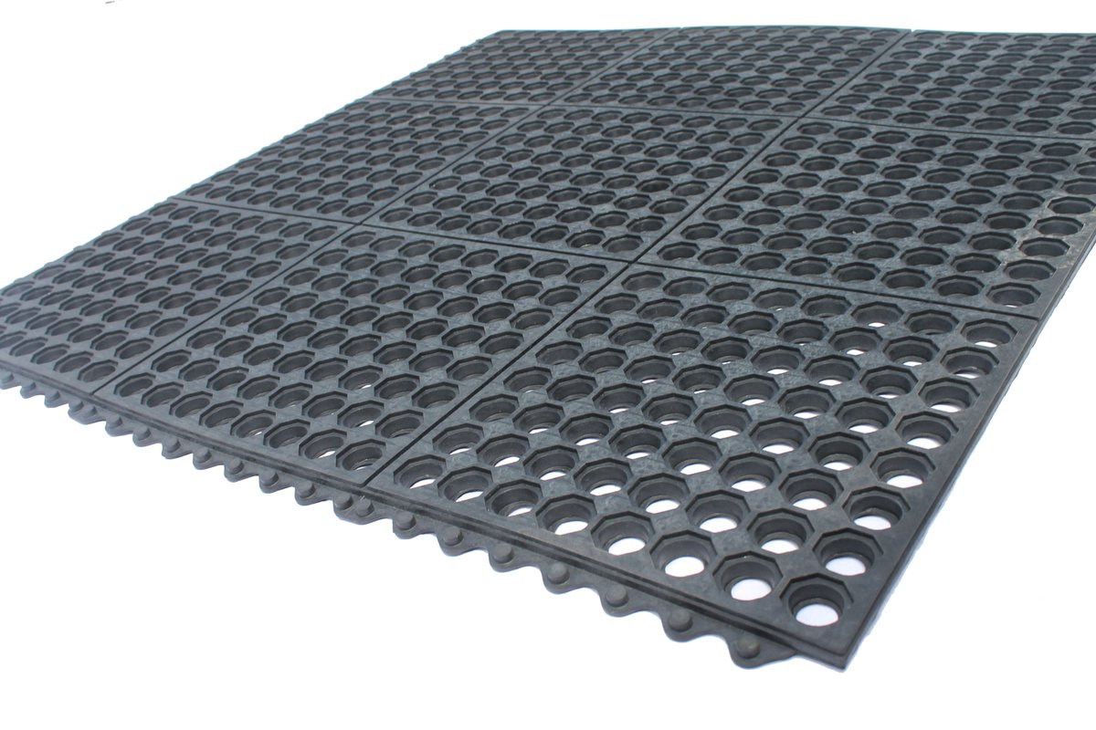 GymFlooringComp's tweet image. Interlocking Ring Gym Mats! These mats come with and without edging! #interlockingrings #interlockingmat #interlockingmats #gymmats #workout