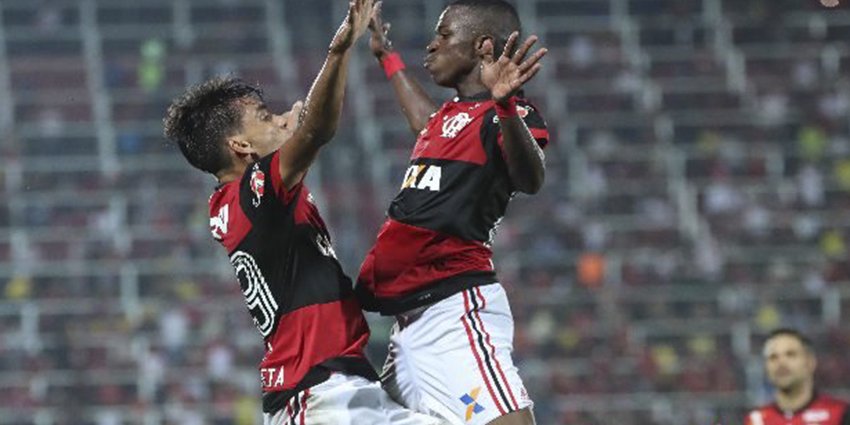 SportsCenterBR's tweet photo. Empresário de Vinicius Jr afirma que atacante seria o melhor do time se jogasse por Flu ou Bota: https://t.co/ehvk0M3eNZ #CentralFOXBrasil https://t.co/Yvg1Gw6ckV