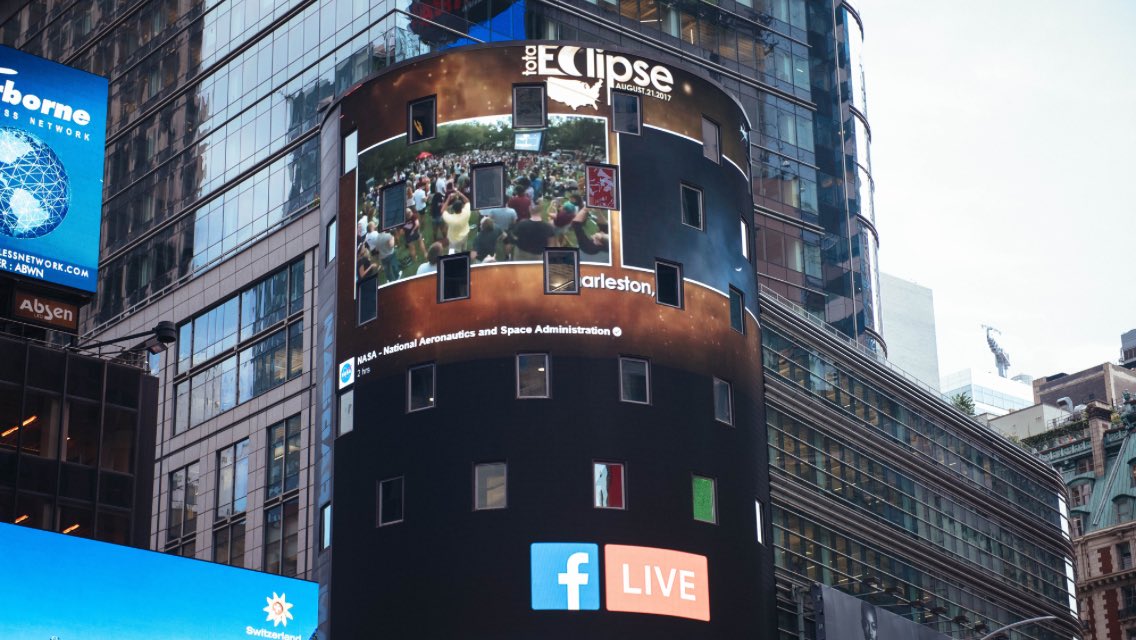 CofC's tweet photo. Pretty cool to see our Rivers Green at the #CofC Addlestone Library appearing  in NYC's Times Square. #StartSpreadingTheNews https://t.co/2sg7VAMMoO