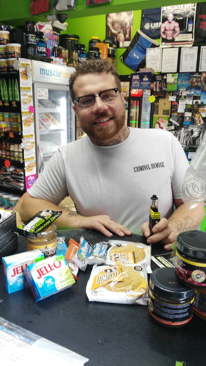 bodymanialtd's tweet photo. Andre in the #building @bodymanialtd showing off #TuesdayMotivation for the week ahead.. #prepping his #carbfree #treats #TuesdaySelfie https://t.co/3hFMMYqq40