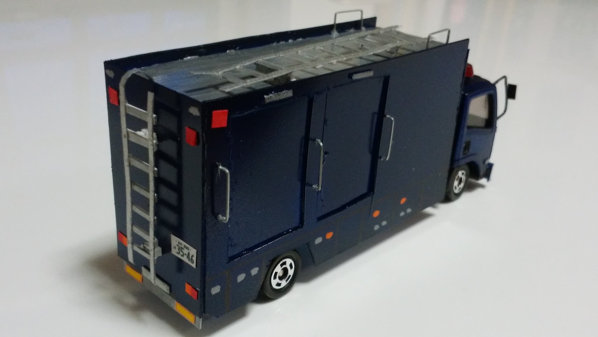 バスのミニカー垢 Ar Twitter 8 22 納車 特殊急襲部隊sat所属の資機材搬送車です 他の警察車両にはない独特の威圧感を表現できるように努力しました 実車は2回ほどしか見たことがないです バスのミニカー垢 Ar Twitter 8 22 納車 特殊急襲部隊sat所属の資機材搬送車です 他の警察車両にはない独特の威圧感を表現できるように努力しました 実車は2回ほどしか見たことがないです
