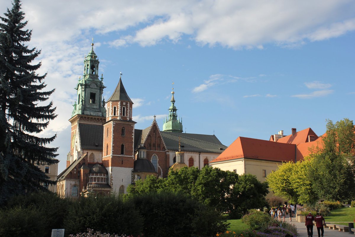 pvertigoweb's tweet photo. Amazing #Wawel castle in #Krakow #TravelTuesday #vacaton #castle #projectvertigo #RT https://t.co/ZWMTL1NsQT