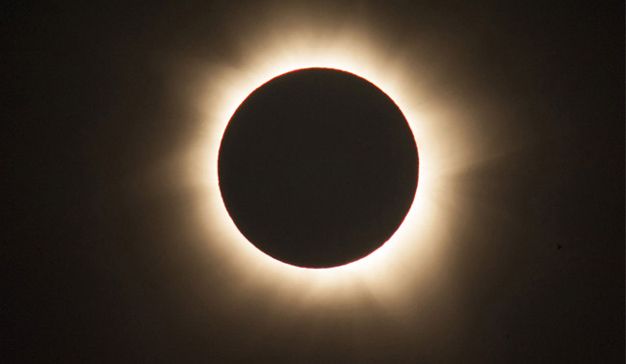 RiTrueda's tweet photo. 7 marcas que trataron de eclipsar al Sol (y no todas lo consiguieron) | Marketing Directo https://t.co/6sKzMRLYxp https://t.co/ewn0UDaMFJ