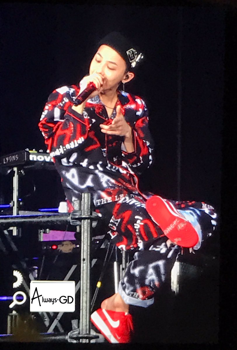 always_gd's tweet photo. ACT III, M.O.T.T.E In Osaka

파자마 권💓지💓용💓

RT 해주신 단 한 분께
커플 파자마 얼지에서 쏠게요💕

✔️ 차주 택배로 발송할게요💖
✔️ 내일 오후 트위터 공지
✔️ 무제 업로드를 위해 뜁니다:) 

#AlwaysGD https://t.co/WGeFtxUmWx