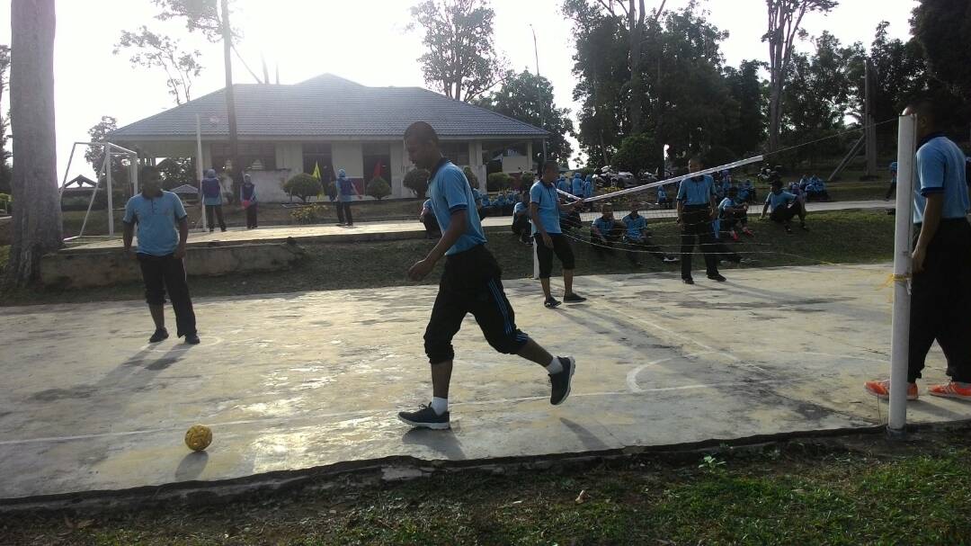 PlknAyerkeroh's tweet photo. #PLKN2017
#PLKN2.0
#AKeroh2.0
#jommasukPLKN
#alamilahsendiri
Sukan antara kompeni https://t.co/osc1NwgGVa
