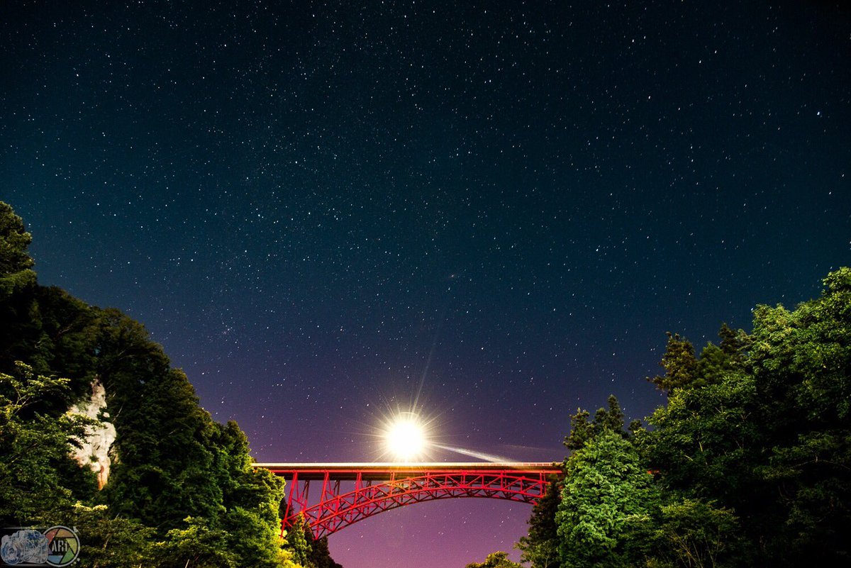 xxx2earth's tweet photo. 昼と夜の顔。

#corography #photo https://t.co/DHWDmiZbsV