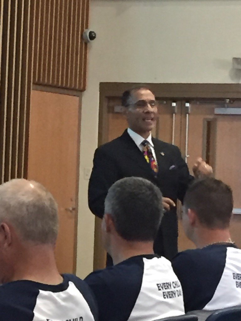 momabear59's tweet photo. John Formica "small hinges swing big doors!" #MAconvocation https://t.co/PJD5Ur51uG