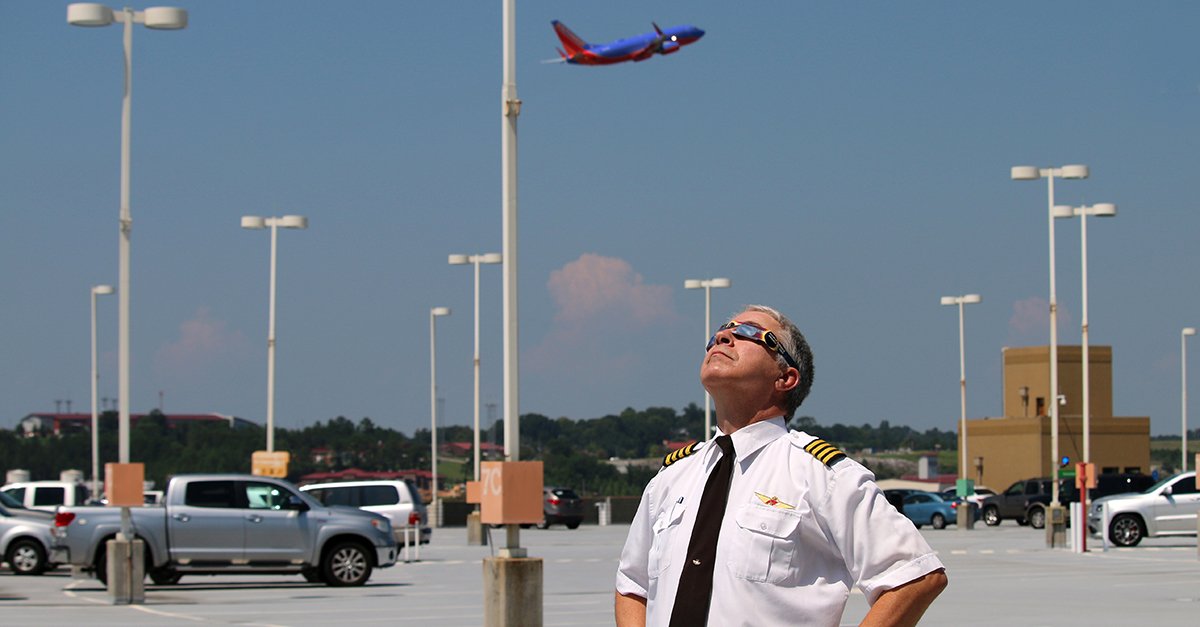 BHMAirport's tweet image. #2017SolarEclipse @BHMAirport