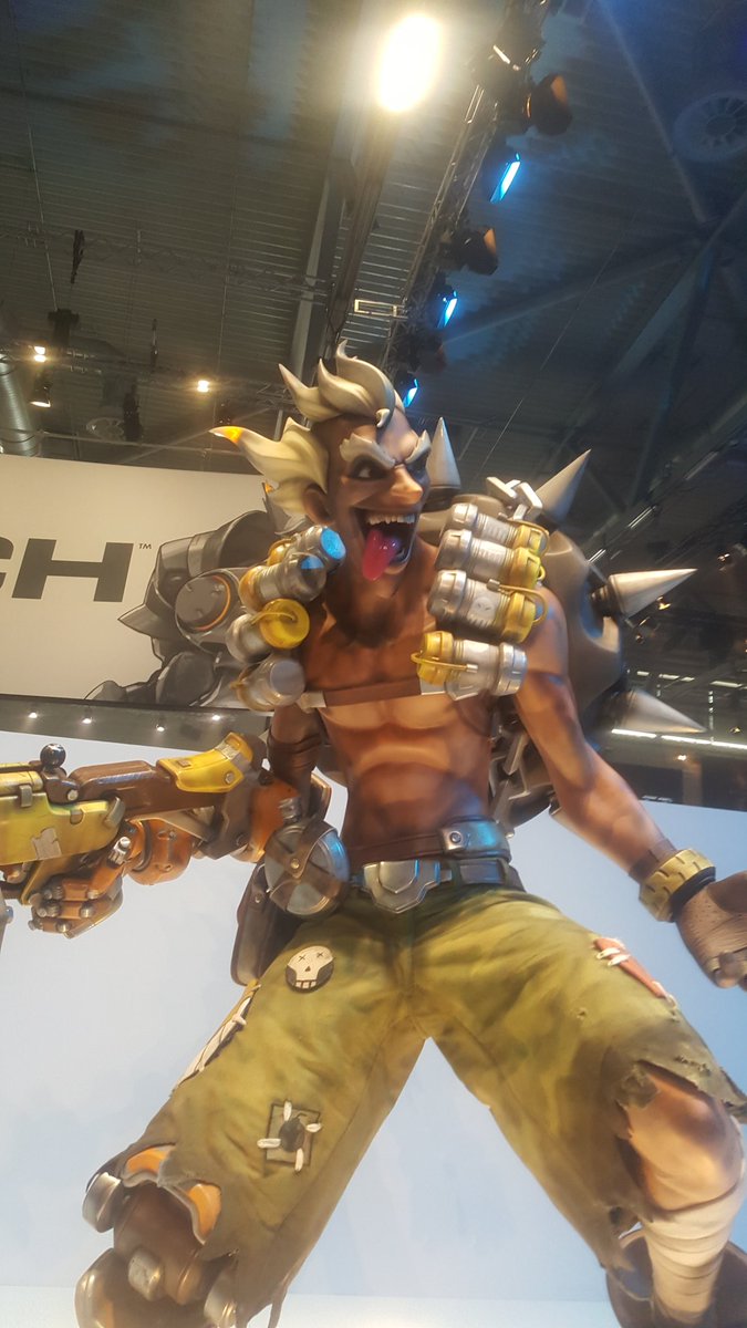 junkrat statue