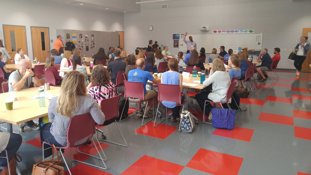 @MCPGMav And #mcpdst welcomed #mcpnew #teachers to @mcpasd @KromreyMS to kickoff their induction days!