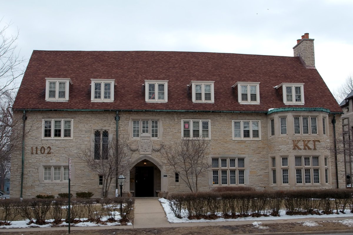 ui7news's tweet photo. U of I sororities busy his week rehearsing/preparing for #SororityRush #WhyGreekUIUC @IllinoisPHC https://t.co/x9RQPPpjJd https://t.co/qUPRJTRcH2