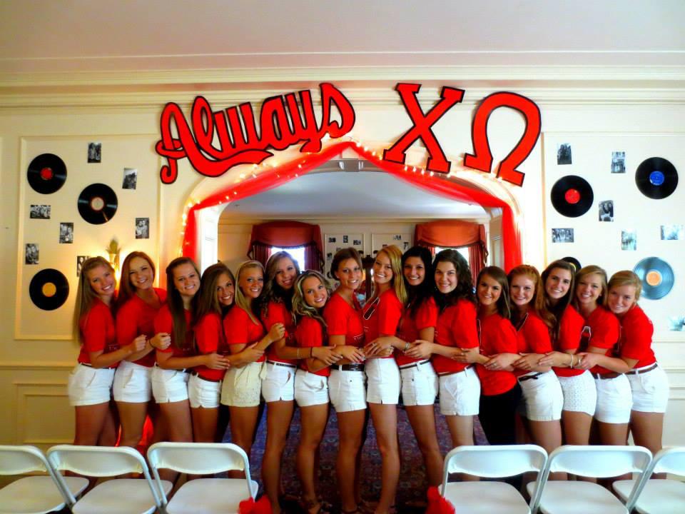 ui7news's tweet photo. U of I sororities busy his week rehearsing/preparing for #SororityRush #WhyGreekUIUC @IllinoisPHC https://t.co/x9RQPPpjJd https://t.co/qUPRJTRcH2