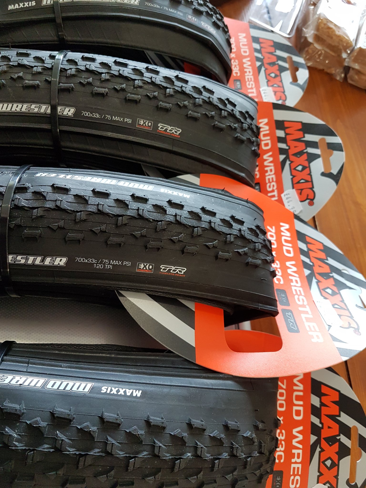 maxxis mud wrestler tubeless